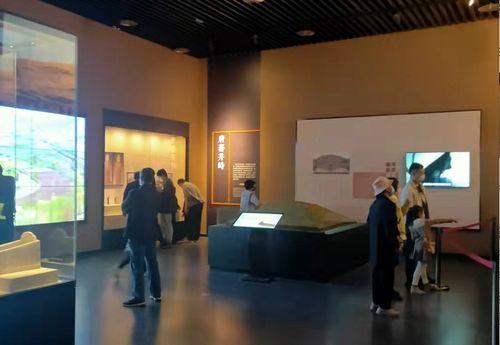 四川(chuan)十(shi)壹(yi)文(wen)旅(lv)市(shi)場喜迎(ying)雙(shuang)增(zeng)長，多彩(cai)文(wen)化(hua)藝(yi)術活(huo)動點亮(liang)假(jia)期